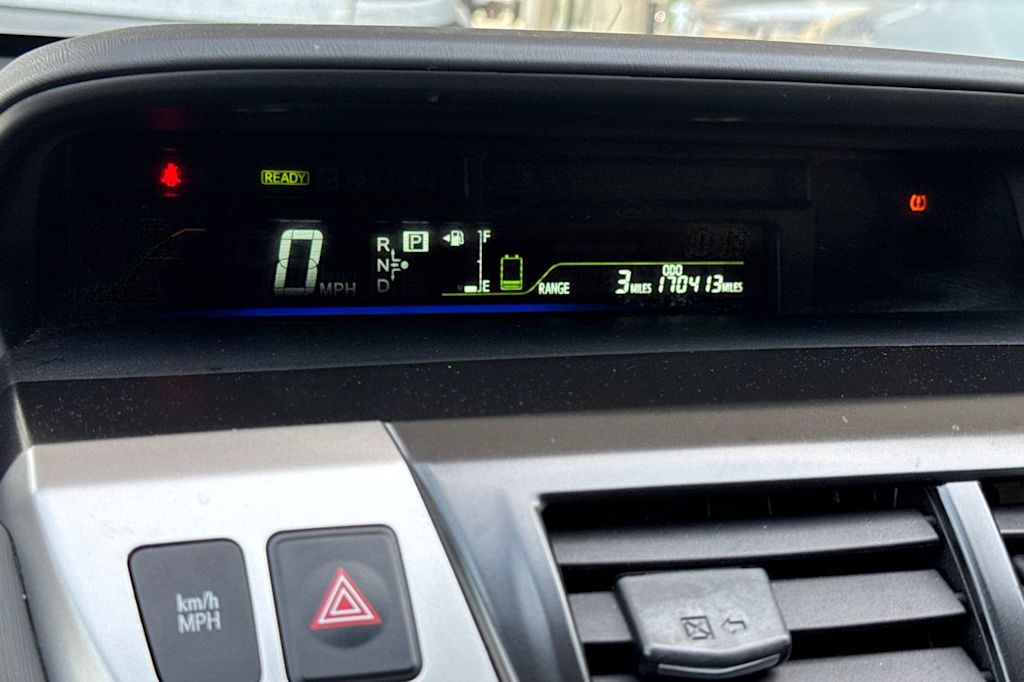Thumbnail: 2014 Toyota Prius v - 34