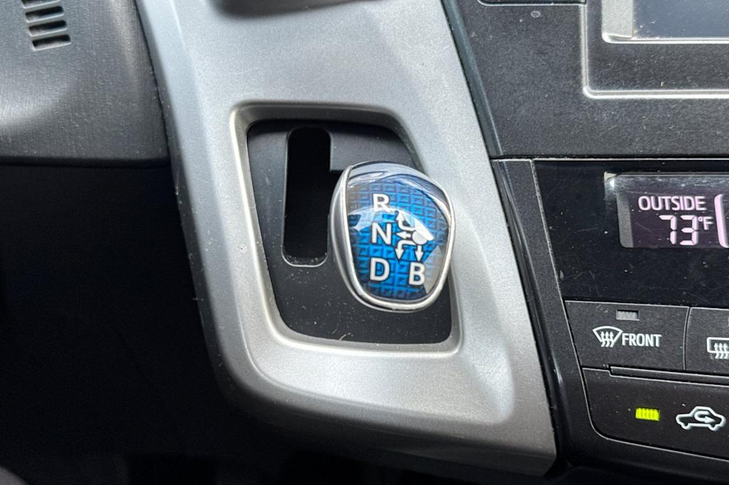 Thumbnail: 2014 Toyota Prius v - 29