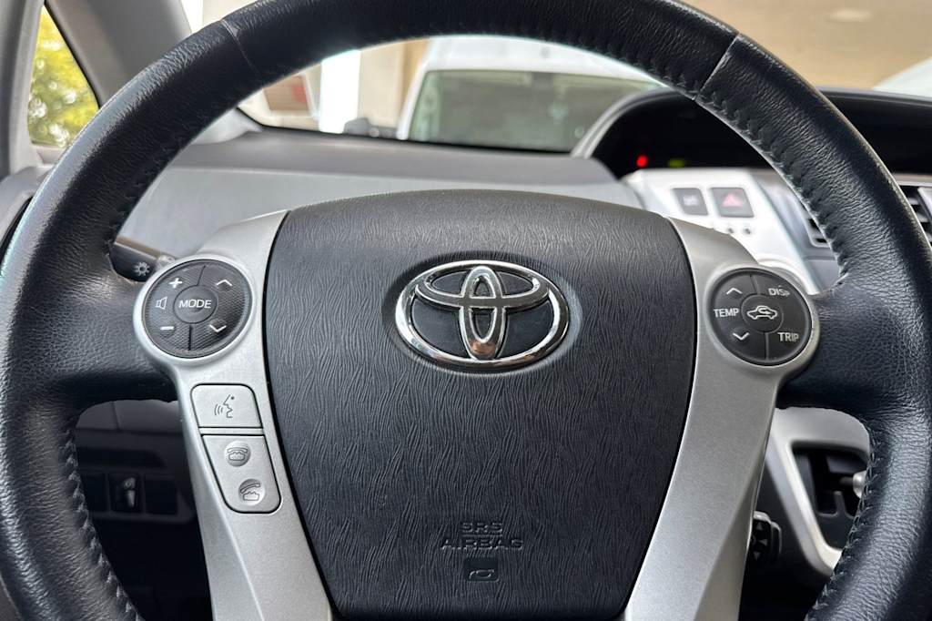 Thumbnail: 2014 Toyota Prius v - 31