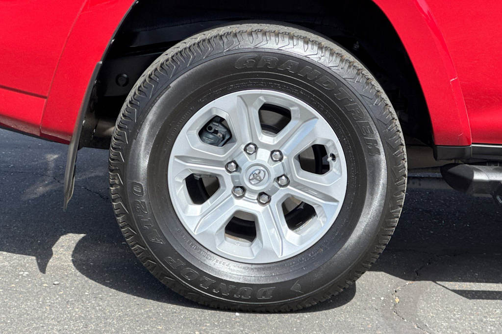 Thumbnail: 2022 Toyota 4Runner - 7