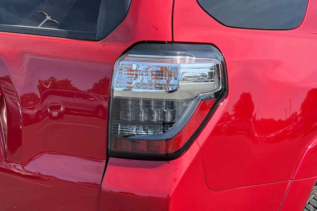 Thumbnail: 2022 Toyota 4Runner - 33