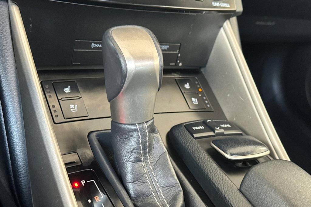 Thumbnail: 2014 Lexus IS - 13
