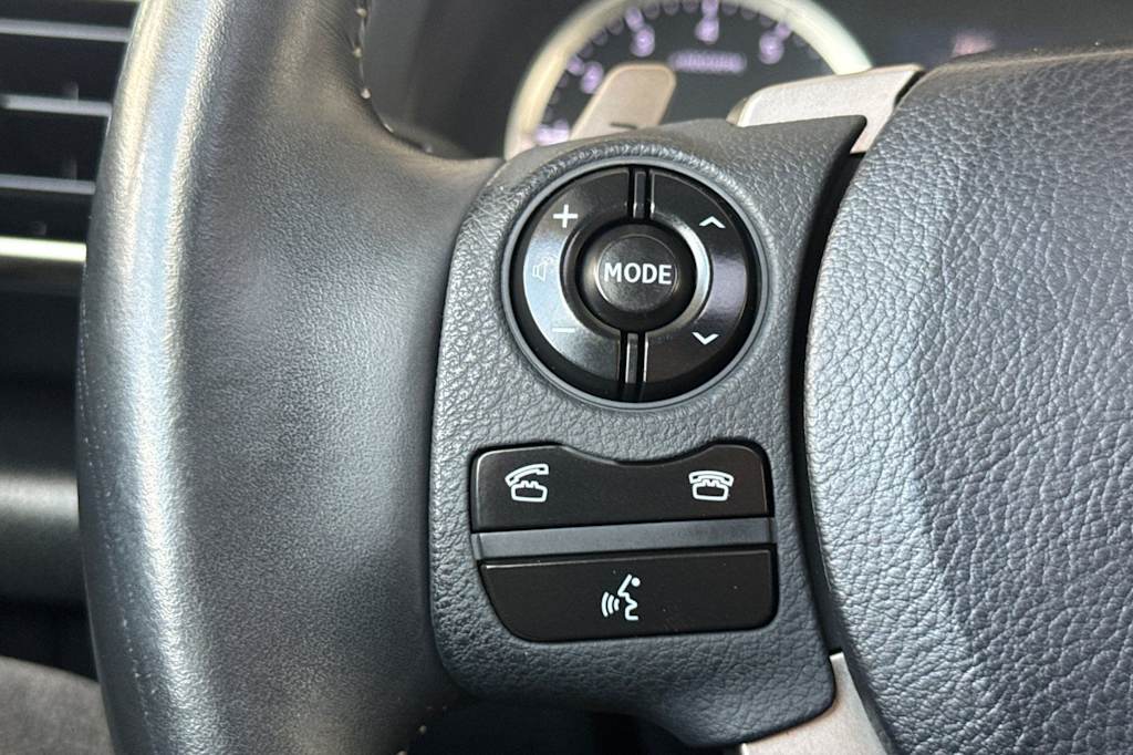 Thumbnail: 2014 Lexus IS - 29