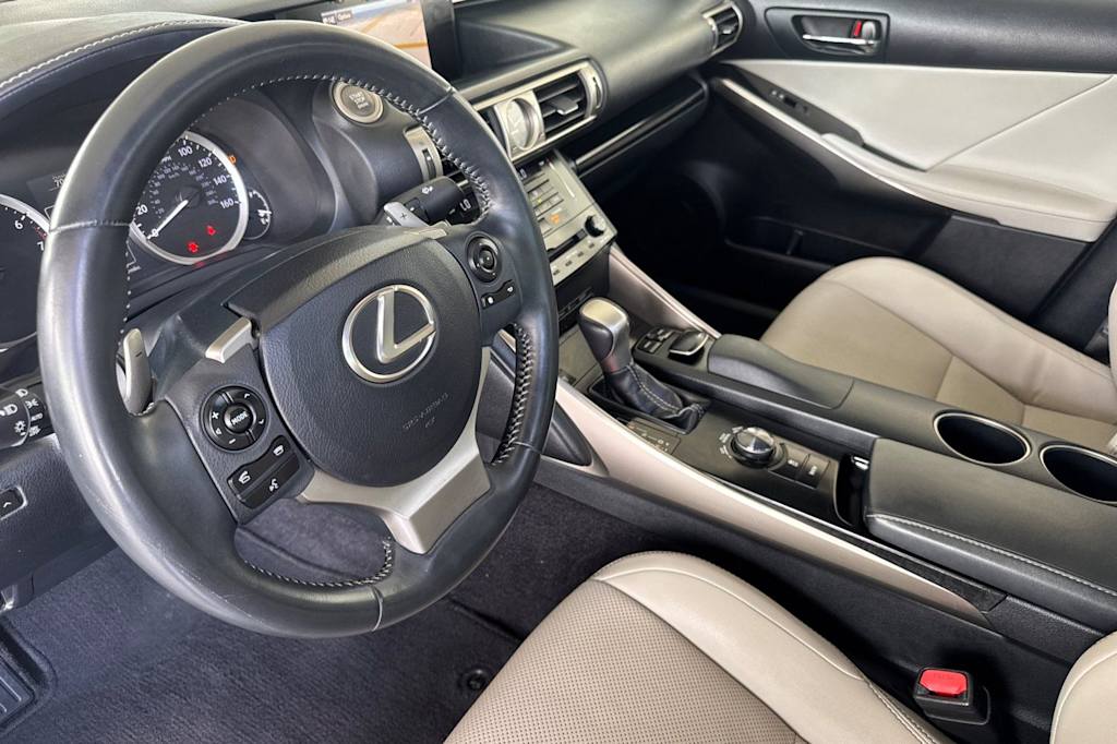Thumbnail: 2014 Lexus IS - 8