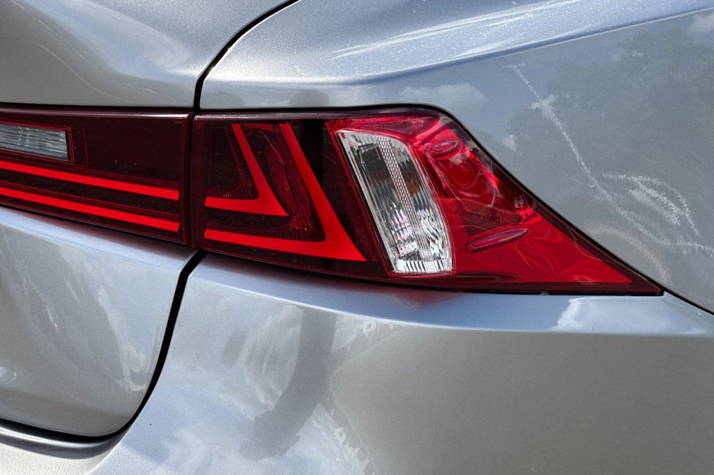 Thumbnail: 2014 Lexus IS - 32
