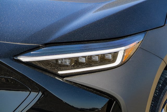 Thumbnail: 2025 Subaru Solterra - 18
