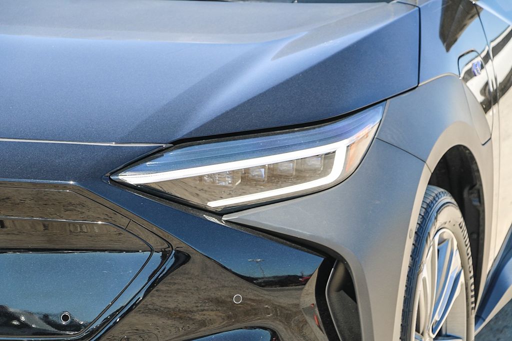 Thumbnail: 2024 Subaru Solterra - 18