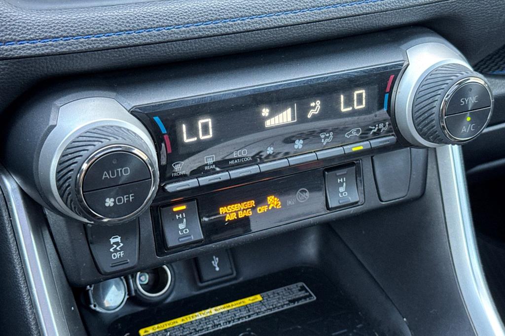 Thumbnail: 2020 Toyota RAV4 - 27