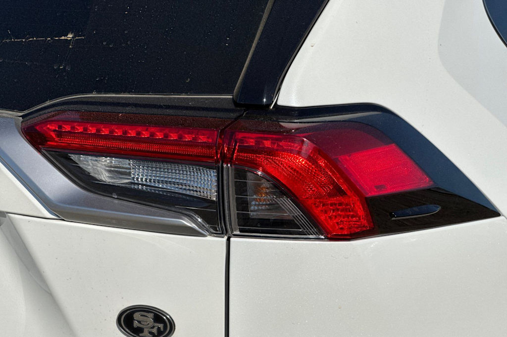 Thumbnail: 2020 Toyota RAV4 - 33