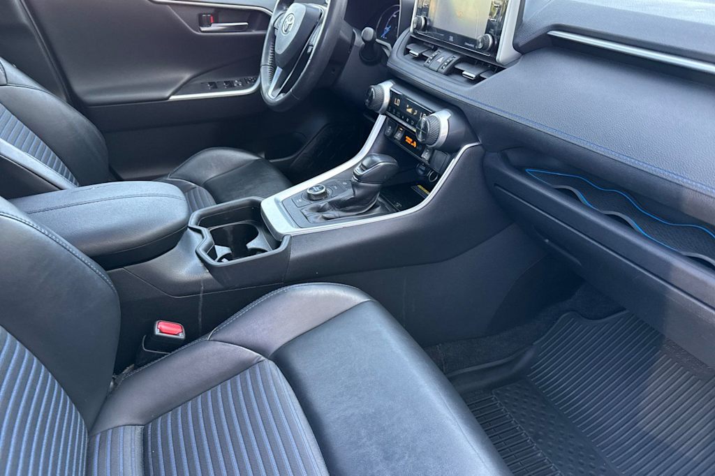 Thumbnail: 2020 Toyota RAV4 - 12