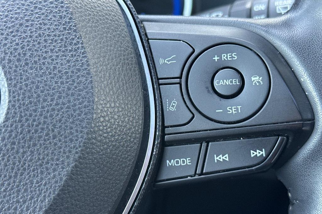 Thumbnail: 2020 Toyota RAV4 - 31