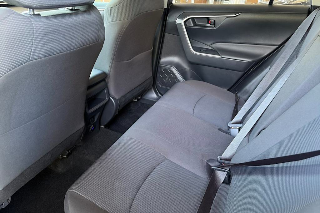 Thumbnail: 2019 Toyota RAV4 - 9