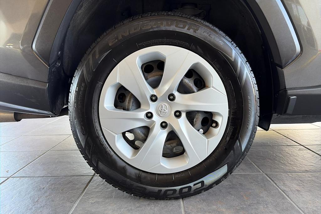 Thumbnail: 2019 Toyota RAV4 - 7