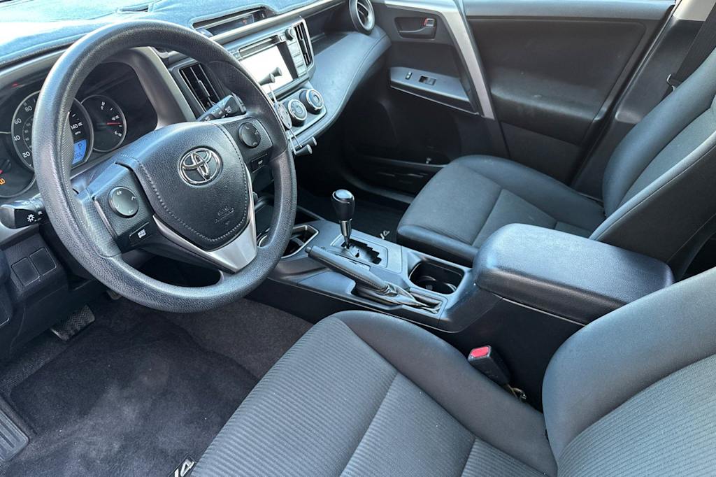 Thumbnail: 2016 Toyota RAV4 - 9