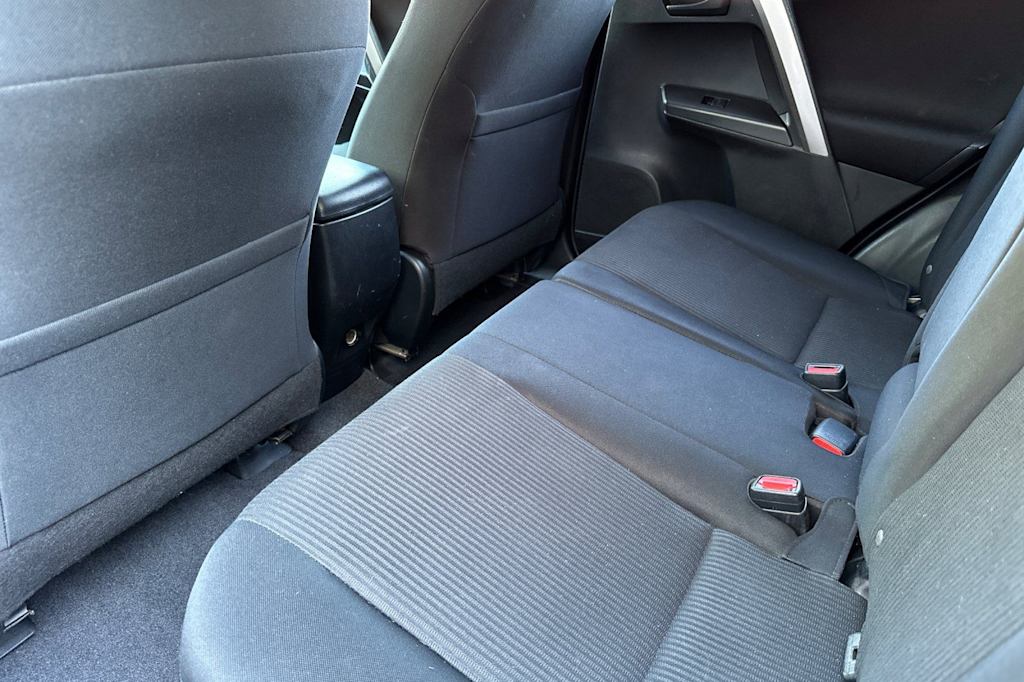 Thumbnail: 2016 Toyota RAV4 - 11