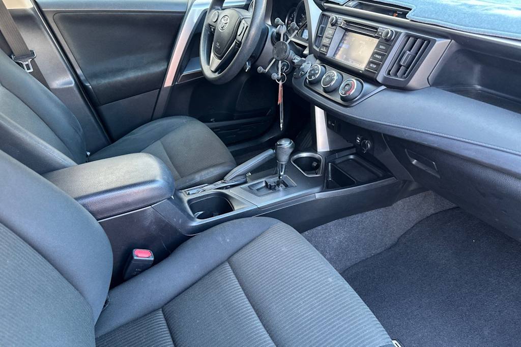 Thumbnail: 2016 Toyota RAV4 - 13