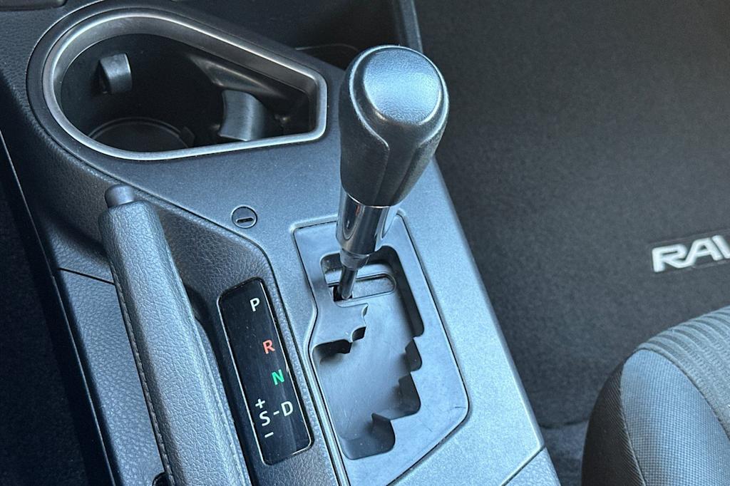 Thumbnail: 2016 Toyota RAV4 - 15