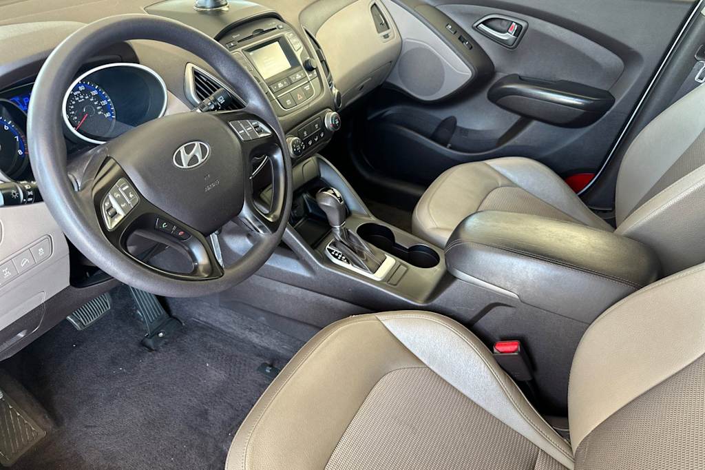 Thumbnail: 2015 Hyundai Tucson - 8