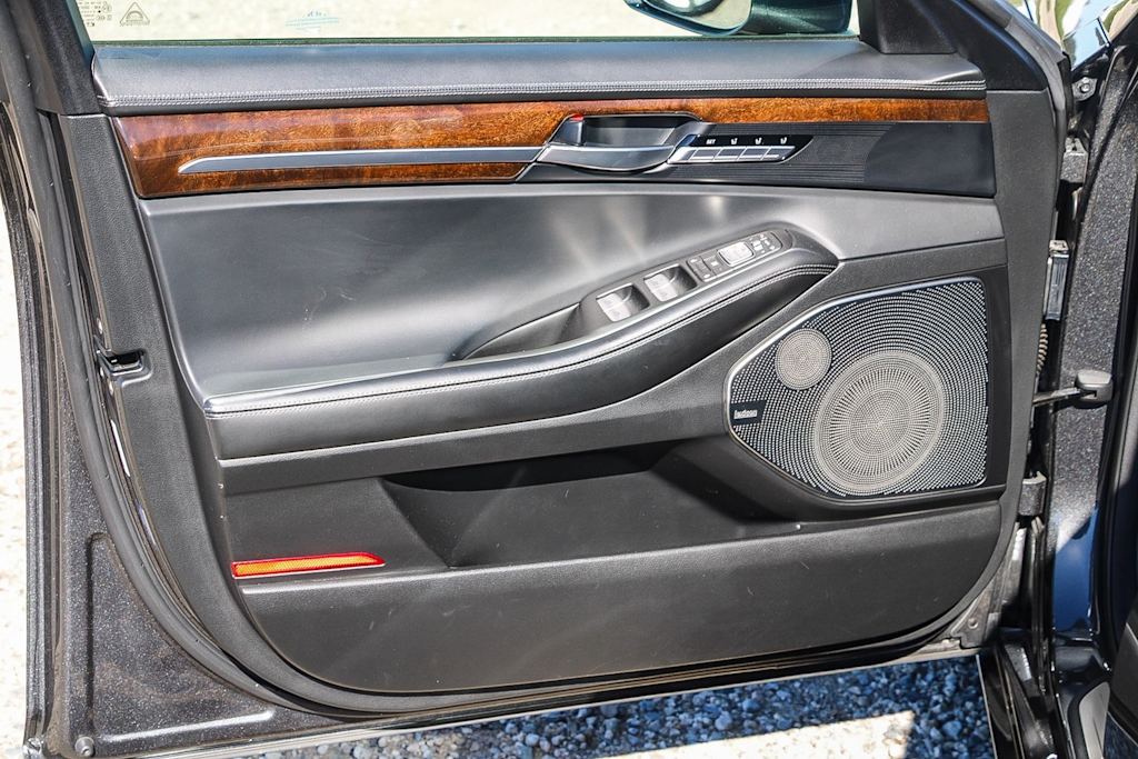 Thumbnail: 2019 Genesis G90 - 26