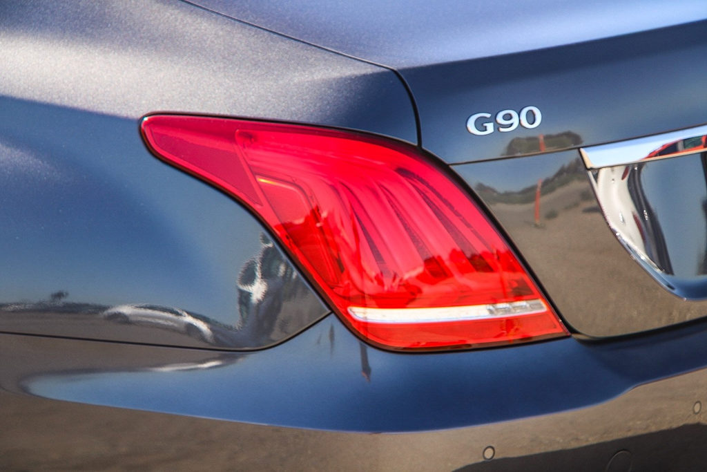 Thumbnail: 2019 Genesis G90 - 21