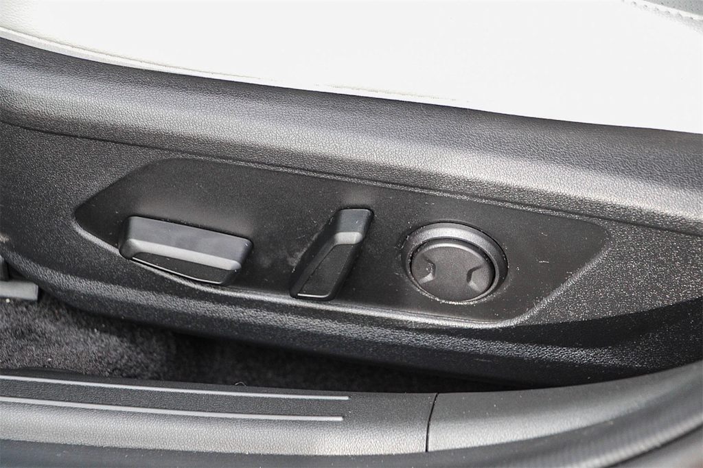 Thumbnail: 2023 Hyundai Elantra - 24