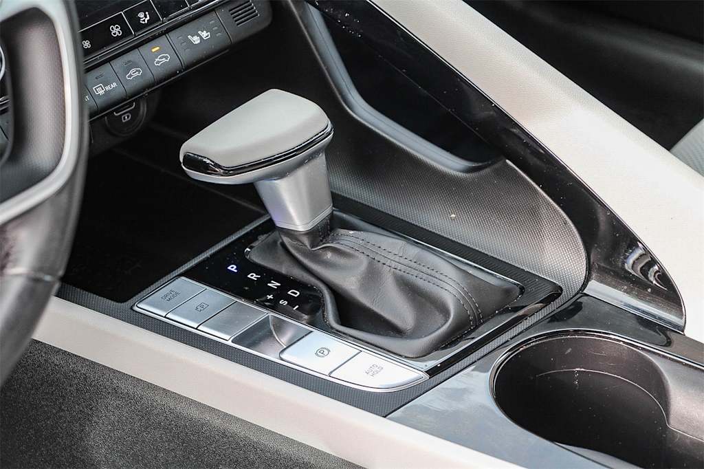 Thumbnail: 2023 Hyundai Elantra - 12