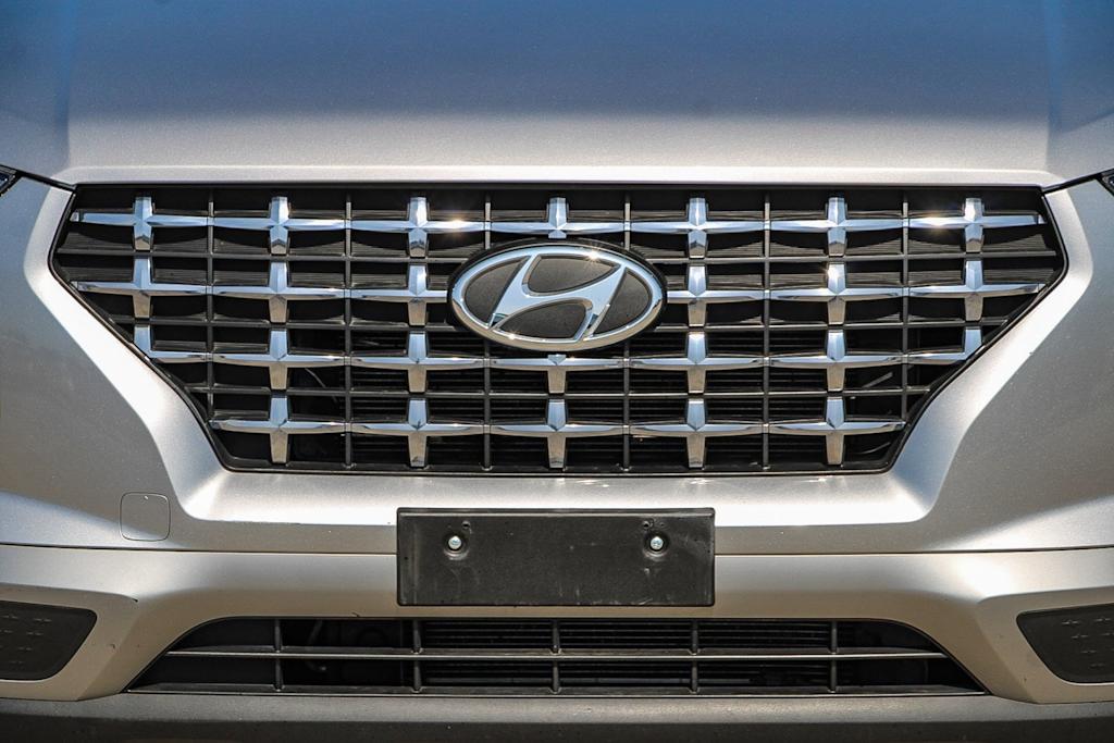 Thumbnail: 2023 Hyundai Venue - 19