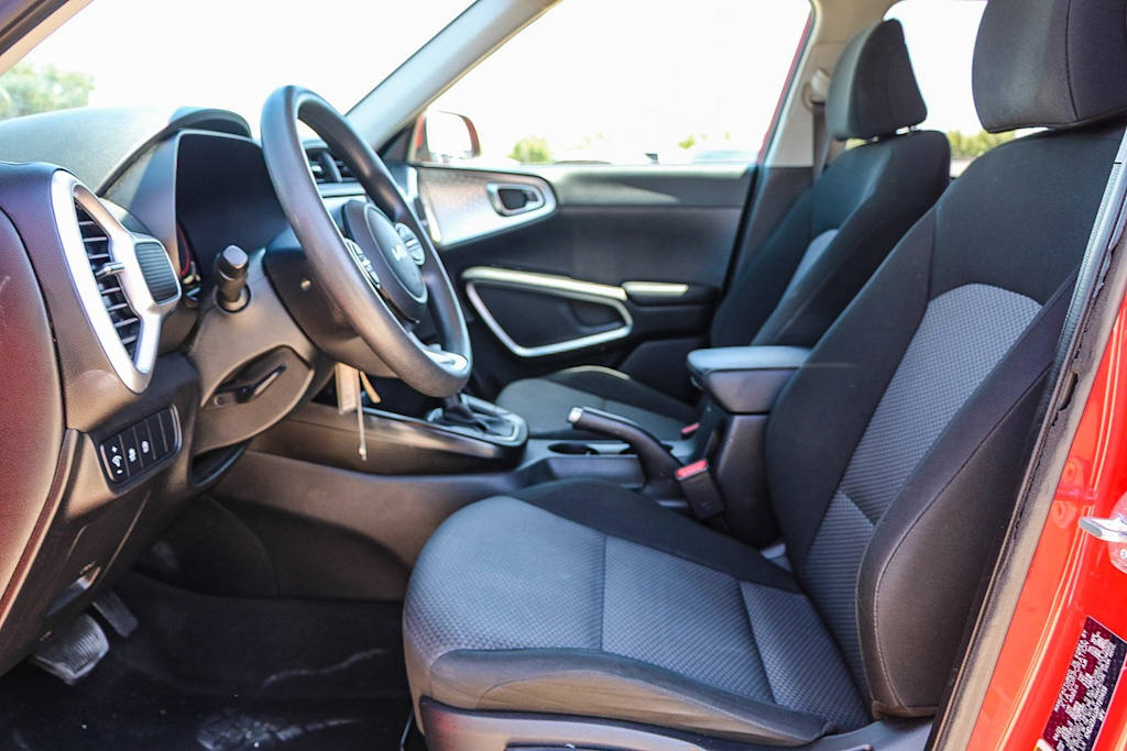 2023 Kia Soul LX 11
