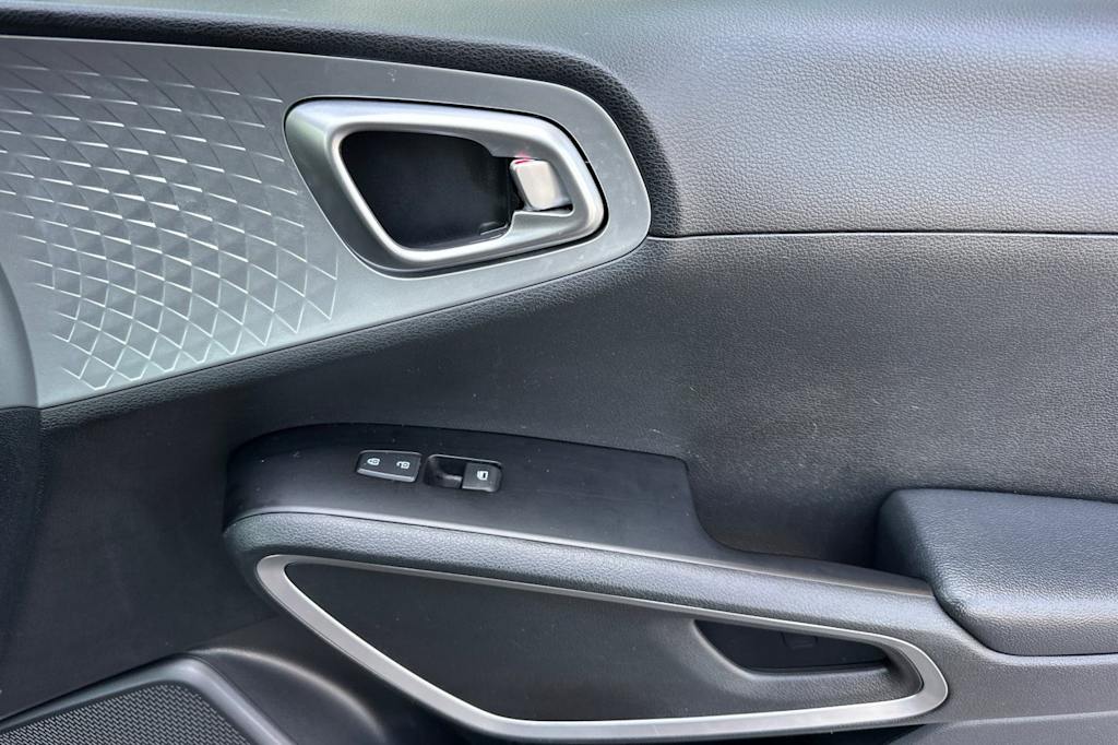 Thumbnail: 2023 Kia Soul - 23