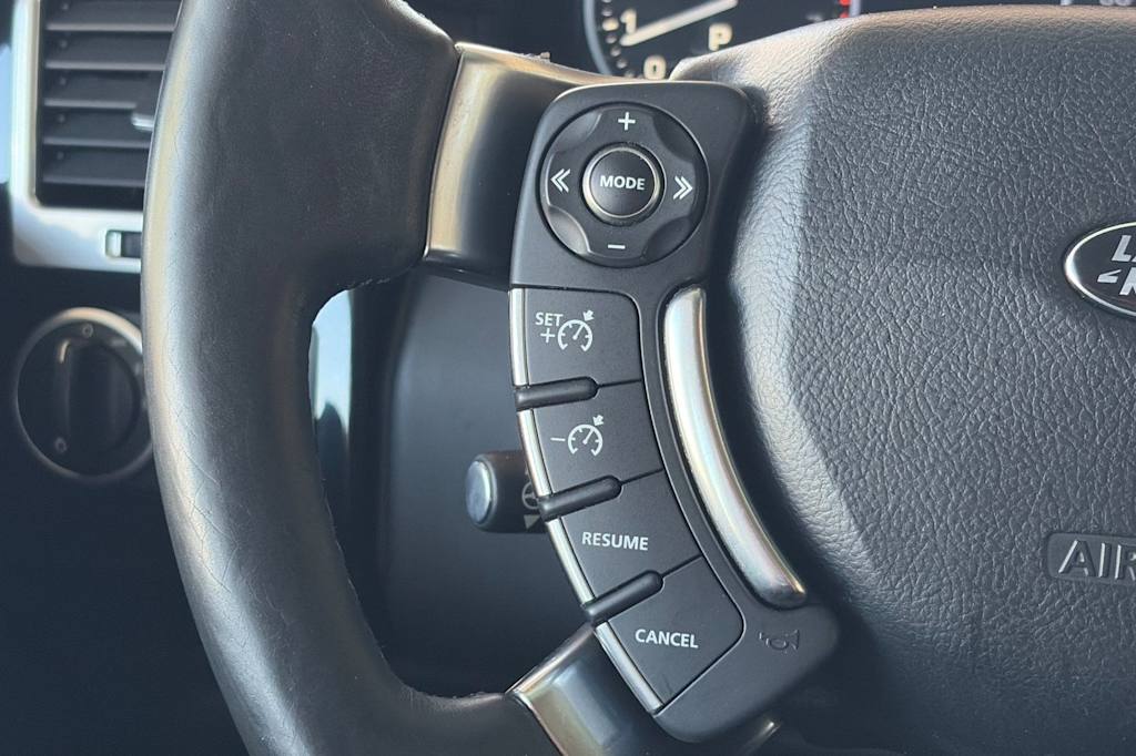 Thumbnail: 2011 Land Rover Range Rover - 29