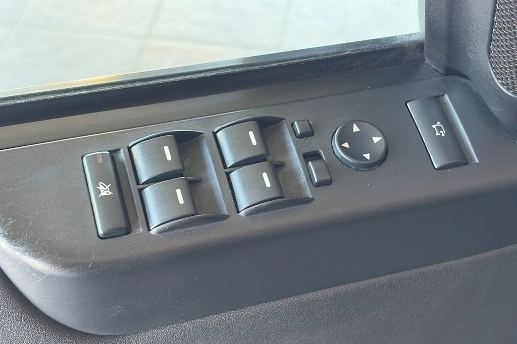 Thumbnail: 2011 Land Rover Range Rover - 22