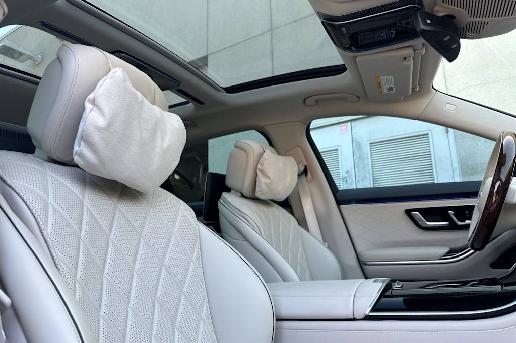 Thumbnail: 2024 Mercedes-Benz S-Class - 10