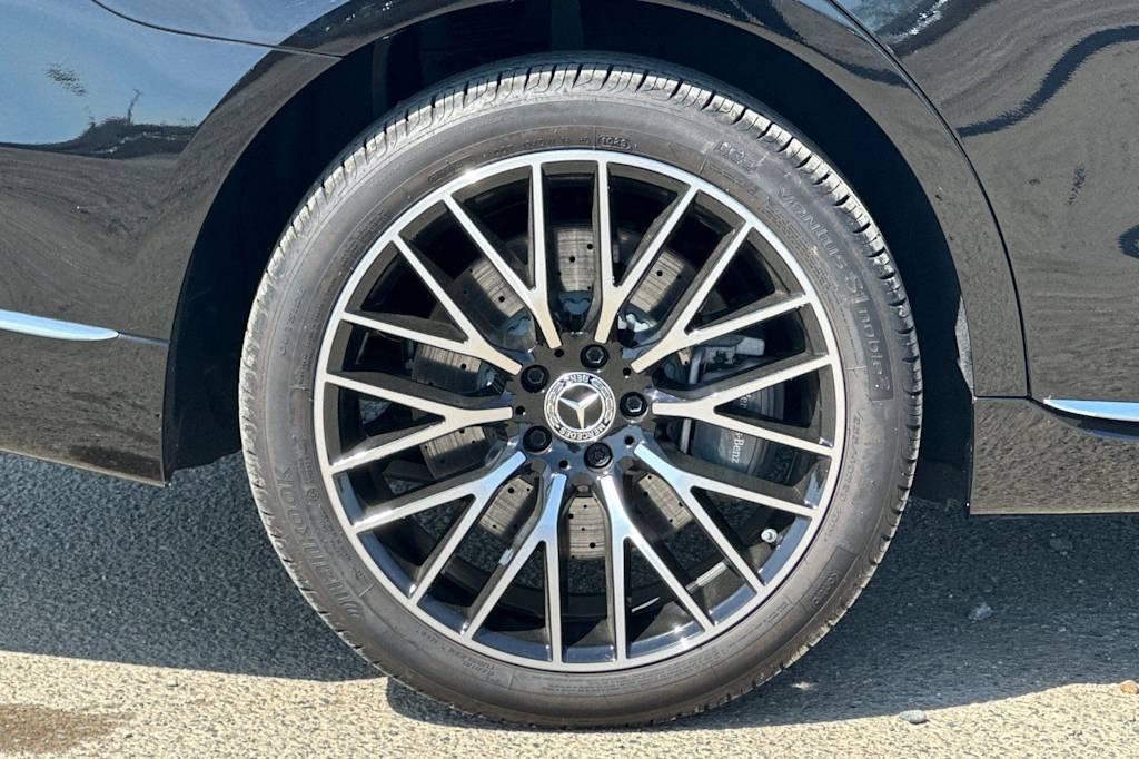 Thumbnail: 2024 Mercedes-Benz S-Class - 8