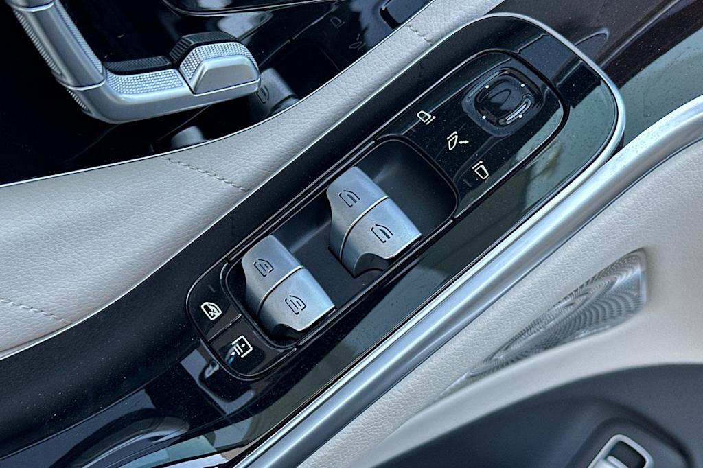 Thumbnail: 2024 Mercedes-Benz S-Class - 21