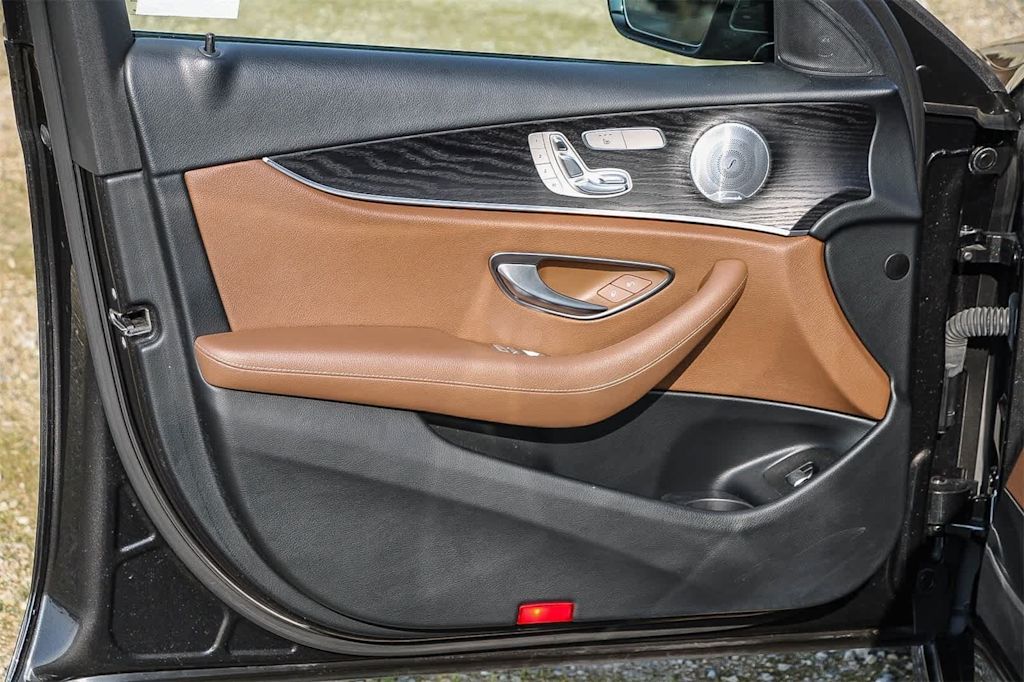 Thumbnail: 2021 Mercedes-Benz E-Class - 16
