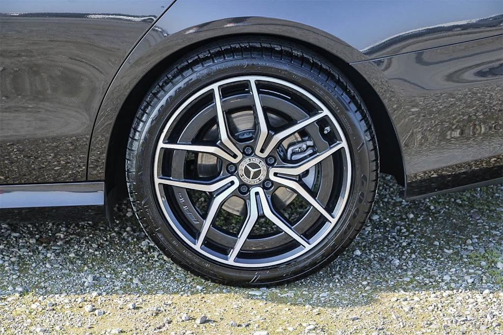 Thumbnail: 2021 Mercedes-Benz E-Class - 18