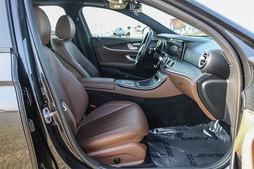 Thumbnail: 2021 Mercedes-Benz E-Class - 6