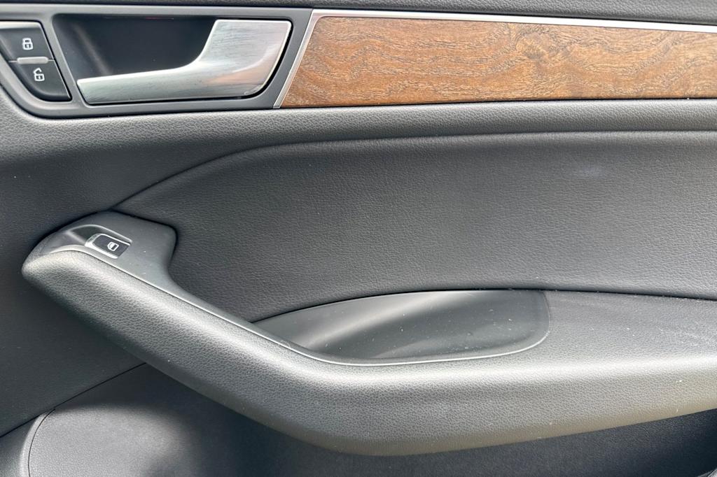 Thumbnail: 2013 Audi Q5 - 24