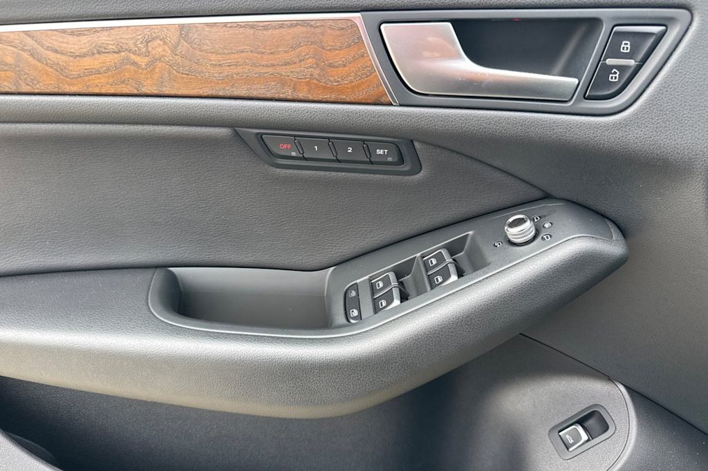 Thumbnail: 2013 Audi Q5 - 20