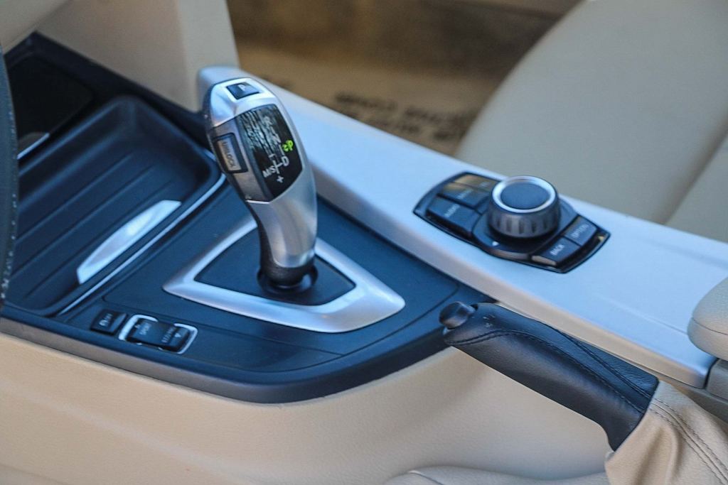 Thumbnail: 2013 BMW 3 Series - 23