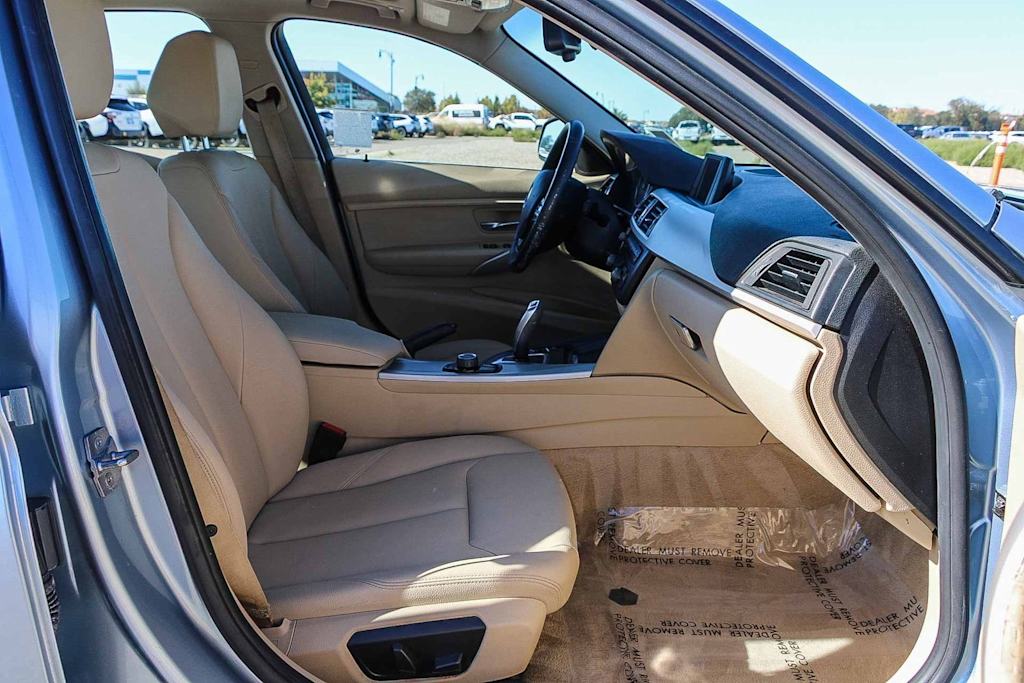 Thumbnail: 2013 BMW 3 Series - 8