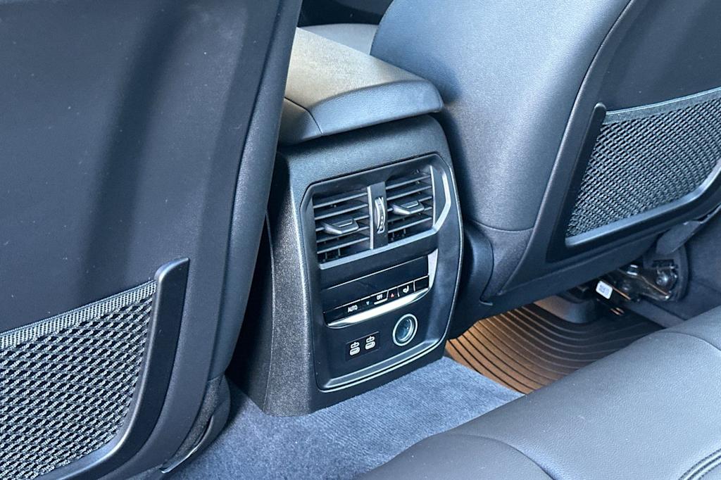 Thumbnail: 2019 BMW 3 Series - 21