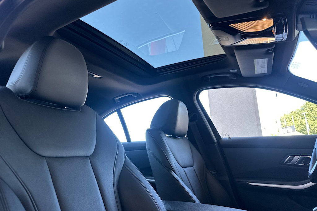 Thumbnail: 2019 BMW 3 Series - 22