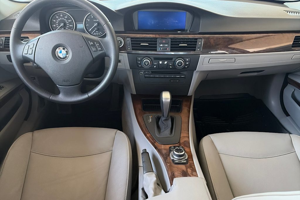 Thumbnail: 2010 BMW 3 Series - 2