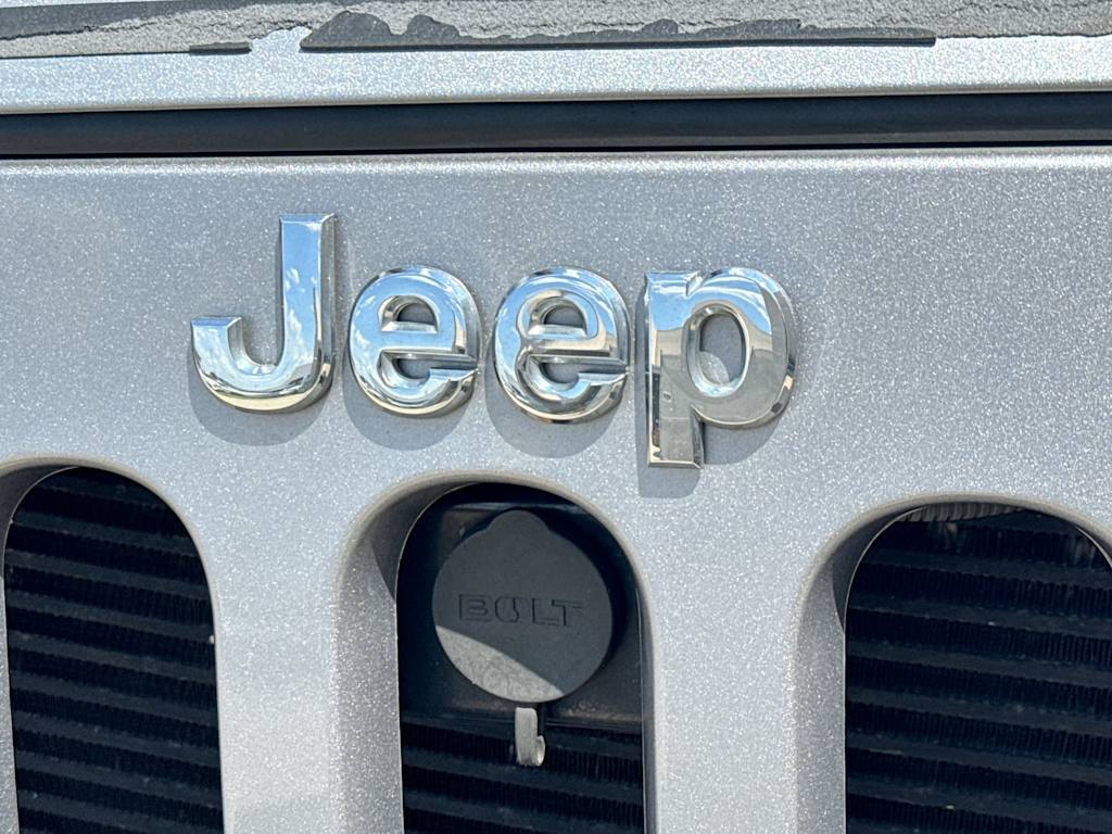 Thumbnail: 2015 Jeep Wrangler - 19
