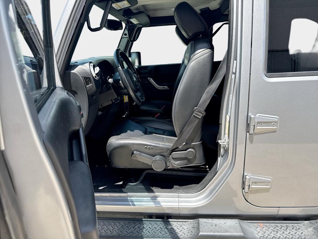 Thumbnail: 2015 Jeep Wrangler - 11