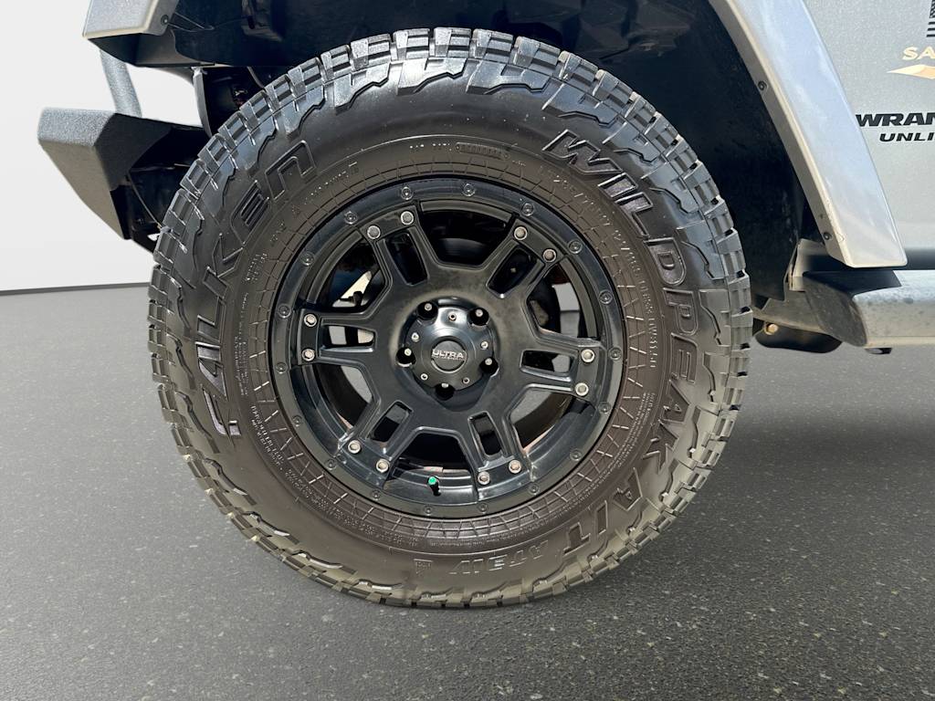 Thumbnail: 2015 Jeep Wrangler - 6