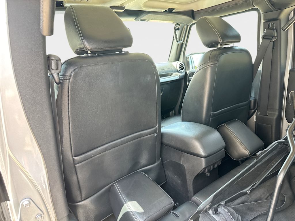 Thumbnail: 2015 Jeep Wrangler - 20