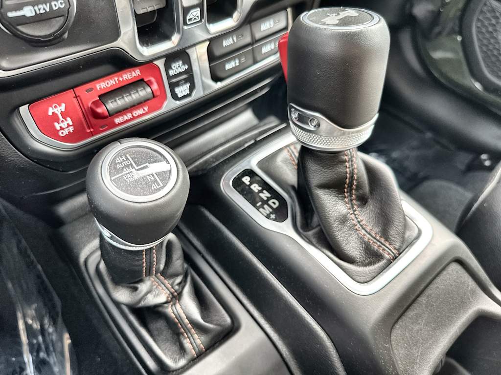 Thumbnail: 2023 Jeep Wrangler - 32