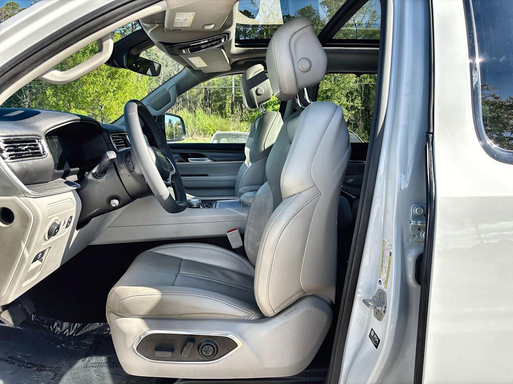 Thumbnail: 2024 Jeep Wagoneer - 12